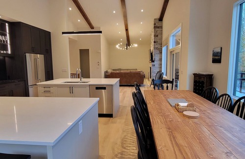 East Kootenay Casa | Fernie Escape Mountain Home on the Ski Hill