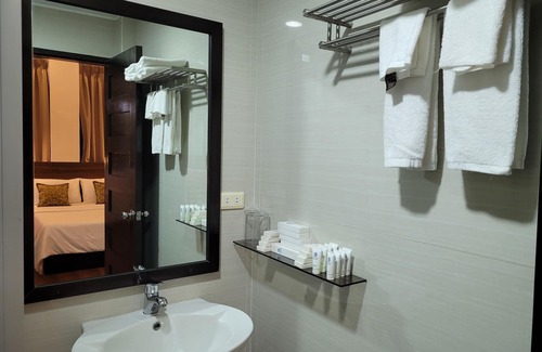 Coron Hotel | Fernvale Leisure Club and Resort