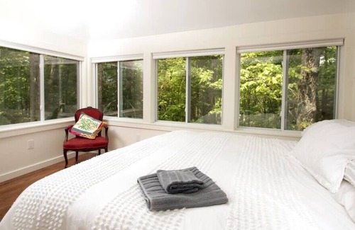 Skytop Cabaña | This cottage is a 3 bedroom(s), 2.5 bathrooms, located in Barrett Township, PA.
