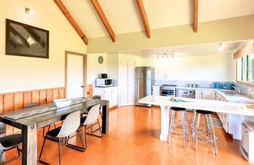 Burnt Pine Casa | Ferny Lane House