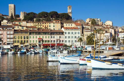 Cannes Old Town Alquiler De Eote | Ferretti 36 ' Bateau à Quai Vieux-Port Cannes Festival La Croisette