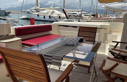Magazzeno Alquiler De Eote | Ferretti 620 Yacht