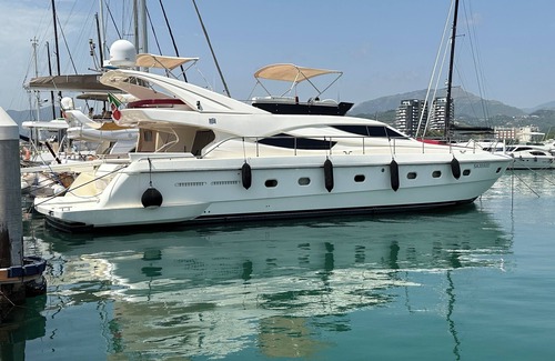 Magazzeno Alquiler De Eote | Ferretti 620 Yacht