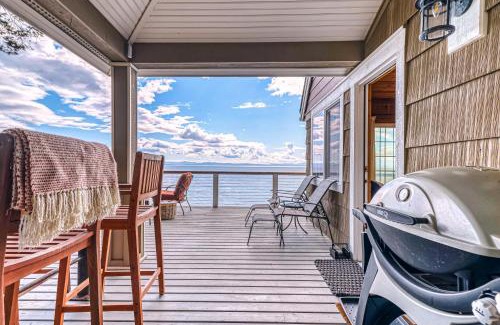 Point Roberts Casa | Ferry Viewer Cottage, Unit 1