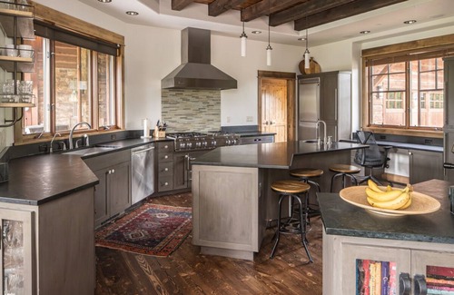 Spanish Peaks Casa | Book a Summer Getaway! Modern Mountain Home, Deck and Outdoor Fireplace, Near Ousel Falls Park!