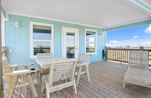 Gilchrist Casa | Fetching, cozy home, Sleeps 4 Pet&kid friendly