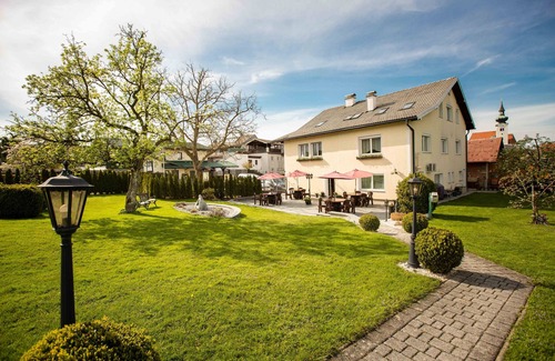 Schoerfling am Attersee Apartamento | FEWO 2 - Wellness - Pension KNOLL am Attersee