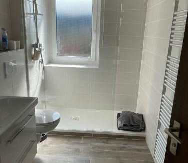 Missen-Wilhams Apartamento | FeWo Alpenveilchen im Oberallgäu mit Pool, Sauna und tollem Ausblick vom großen Balkon