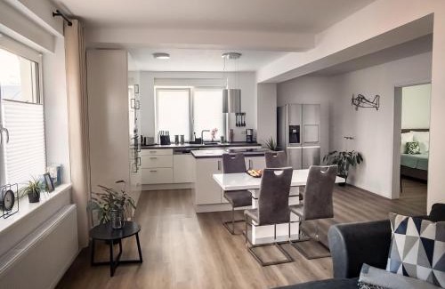 Cloppenburg Apartamento | FeWo Citabria, elegante Wohnung, 2 Schlafzimmer, überdachte Terrasse