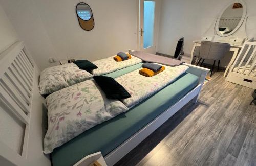 Jurgenohl Apartamento | FeWo Elbo46 mit Balkon, Waschmaschine & Smart TV