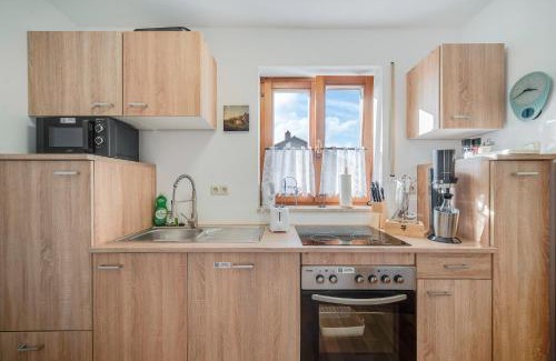 Burghausen Apartamento | FEWO-LAVEES moderne zentrale FeWo nahe OMV Wacker Kliniken Burg -Eigener Eingang-Schlüsselloser Check in