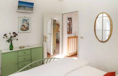 Kuehlungsborn Hotel | Fewo Rosenhof 12