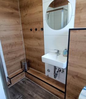 Hessisch Oldendorf Apartamento | FeWo Weserufer DIREKT am Wasser Radwanderweg 3-4 Personen Wlan