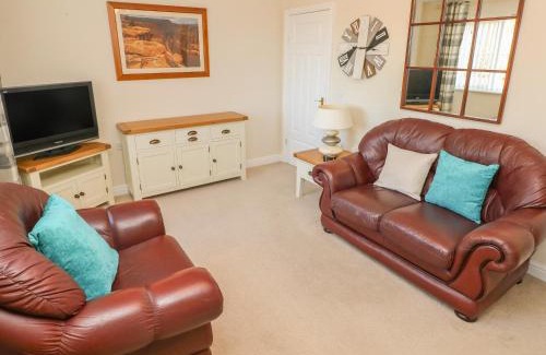 Porthyrhyd Casa | Ffau'r Ddraig