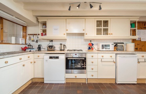 Trefasser Casa | Fferm Ty Uchaf, Holiday Home Pwll Deri, Strumble Head, Sleeps 6, 4 bedrooms, bathrooms