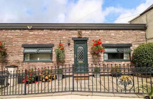 Llangynin Casa | Ffynnonlwyd Cottage