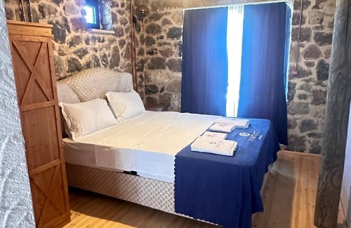 Karaburun Hotel | FİNTOZ BUTİKA
