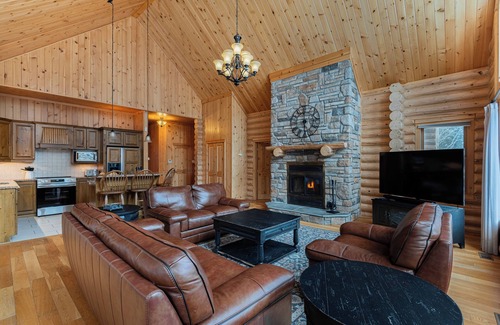 Fiddler Lake Resort Casa | Fiddler Lake Resort Chalet + Private Jacuzzi