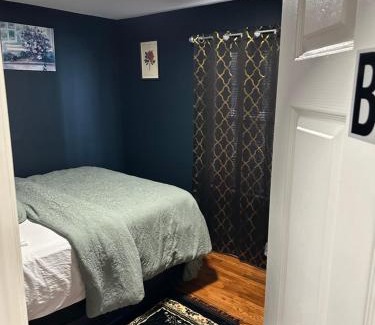 Irvington Casa | Fidelia Beryl Room, Queen Bed Minutes from Newark Liberty International Airport and Newark Penn Station