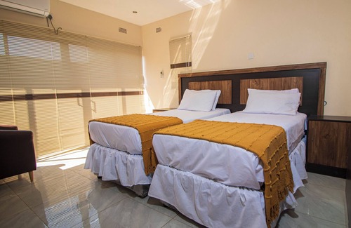 Victoria Falls Cama Y Desayuno | Fidelity Lodgings and Travel