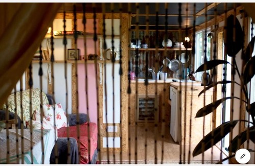 Saint Kew Casa | Field Hut