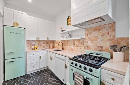 Inman Park Apartamento | Field of Green by Minty Living