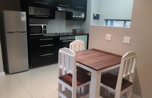 Walmer Apartamento | Field's Rest: The Apartment
