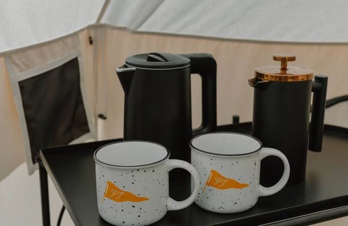 Travelers Rest Alquiler De RV | Field Trip Unit 8 Small Bell Tent