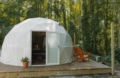 Travelers Rest Alquiler De RV | Field Trip Unit 15 GeoDome