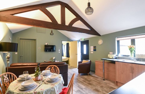 Raymonds Hill Cabaña | FIELD VIEW AT COOMB BANK FARM, pet friendly in Raymond's Hill