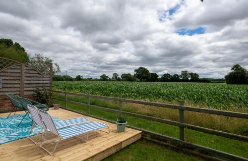 Madley Casa | Field View Cottage hottub, dog friendly great view