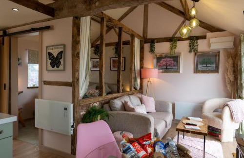 Madley Casa | Field View Cottage hottub, dog friendly great view