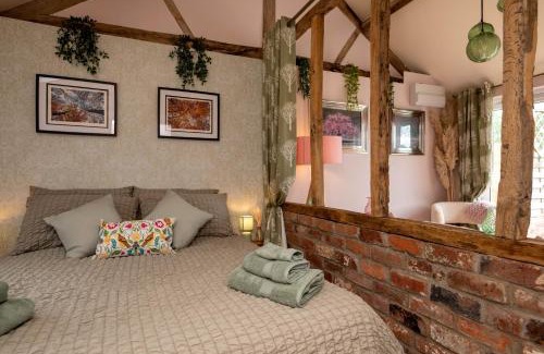 Madley Casa | Field View Cottage hottub, dog friendly great view