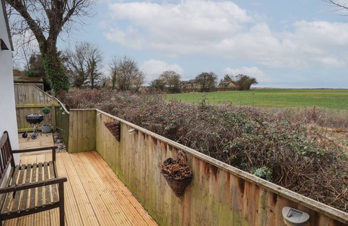 Grimsby Cabaña | Field View