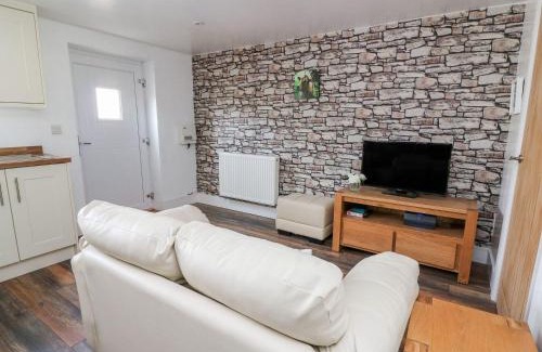 Llanybydder Casa | Field View