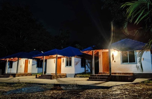 Gonikoppal Cabaña | Field View Homestay By TERASTAY