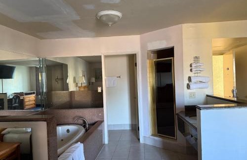 Bell Gardens Hotel | Fiesta Inn Los Angeles - Bell Gardens