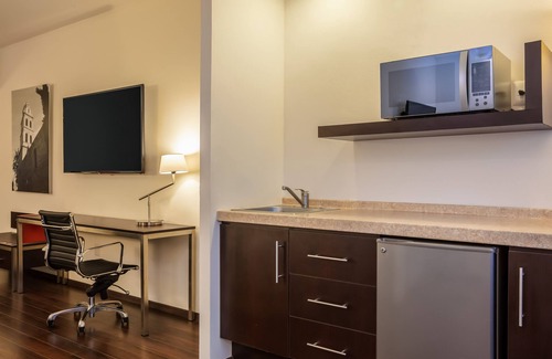 San Luis Potosí Hotel | Fiesta Inn San Luis Potosi Glorieta Juarez
