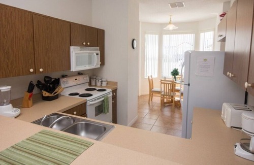 Eagle Pointe South Casa | ¡UBICACIÓN! 3 dormitorios en el complejo Fiesta Key