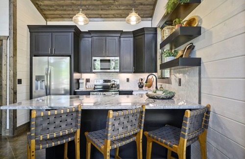 Pickens Cabina | Fifty Pines Luxury Cabin w/ Hot Tub | Romantic Getaway | Broken Bow | Hochatown
