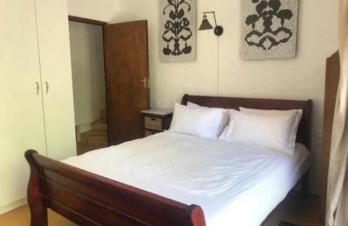 Scott Estate Apartamento | Fig Tree Cottage Close to Sea and Shops