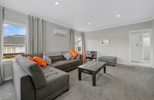 Springfield Casa | Figtree Bungalow - Rotorua Holiday Home
