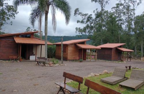 Praia Grande Chalet De Esquí | Figueira do Rio do Boi Chalé Ametista