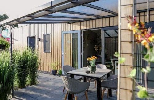 Heinkenszand Casa | Fijn chalet vlakbij Zeeuwse kust, op familiepark VP047
