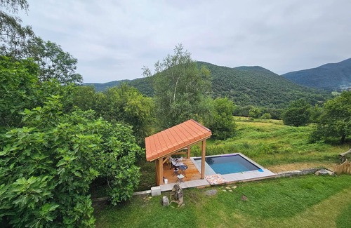 Izaut-de-l'Hotel Casa | Llénate de la naturaleza ... en los Pirineos!