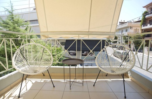 Chaidari Apartamento | Filoxenia Modern Apt with Balcony near Athens Ctr
