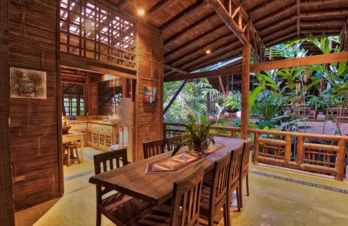 Platanares Casa | Finca Anjala - Architectural lodge on sustainable