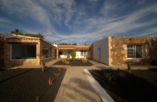 La Pared Casa | Finca Arbequina
