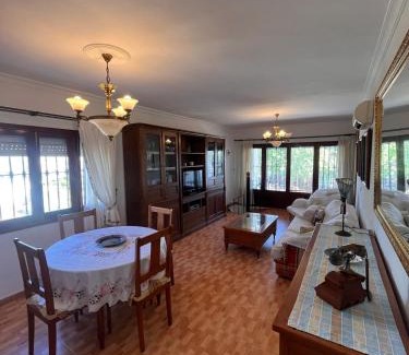 Sanlúcar la Mayor Casa | Finca Azafrán - Chalet con piscina privada