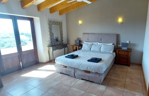 Maria de la Salut Chalet De Esquí | Holiday paradise overlooking endless Mallorcan countryside with private pool